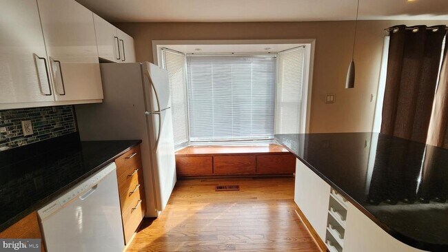 Photo - 6423 Birchleigh Cir