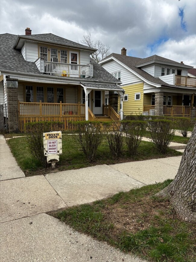 Building Photo - 3927-3929 N. 17th Street Unit 3927 N. 17th Street - Lower
