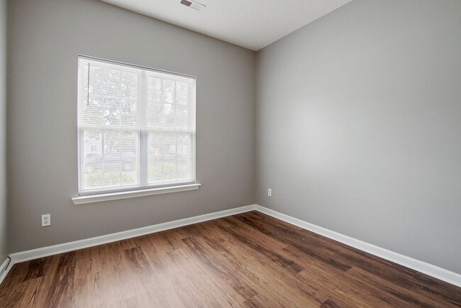1117 Aaron Dr