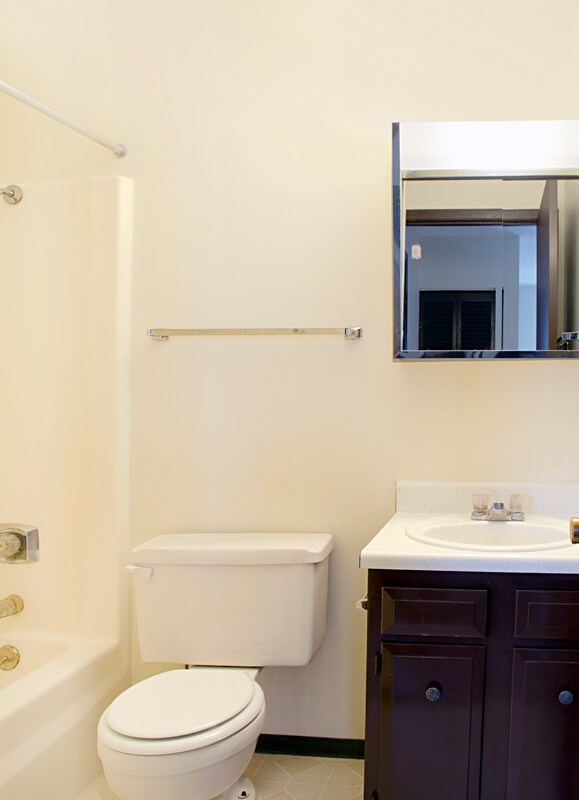 Hermoso baño - Sunnyridge Apartments