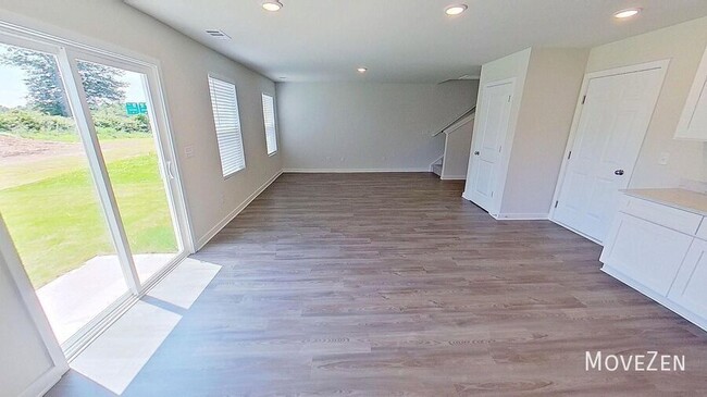 Photo - 161 Davis Dr