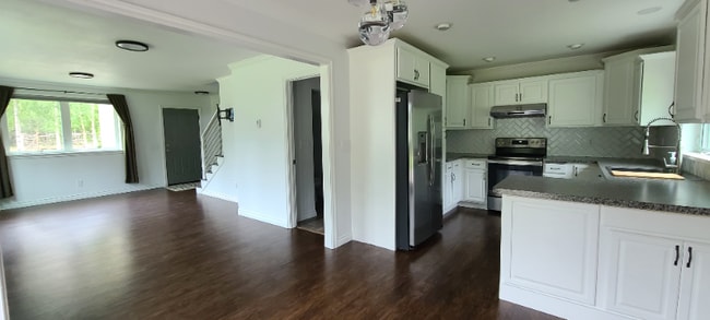 Photo - 2590 Sheldon St