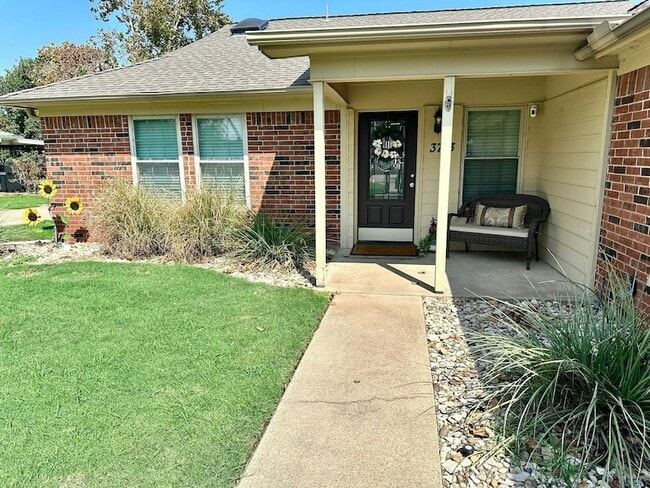 Photo - 3713 Lake Vista Ct House