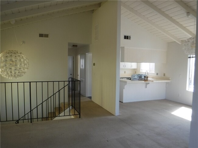 Photo - 500 Poinsettia Ave