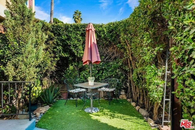 Photo - 11585 Riverside Dr