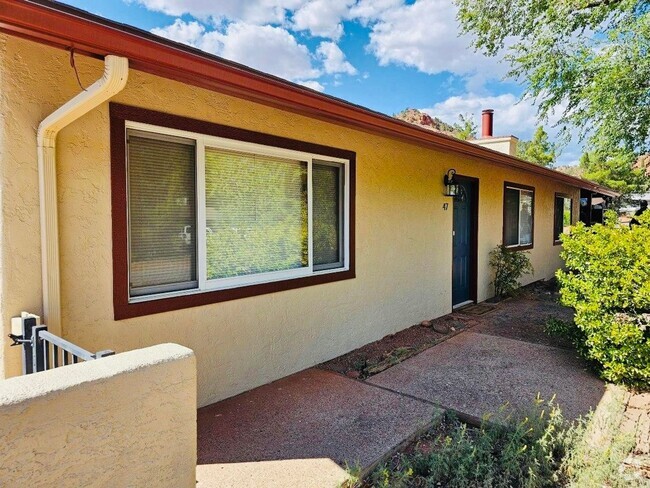 Building Photo - Red Rock Loop Home