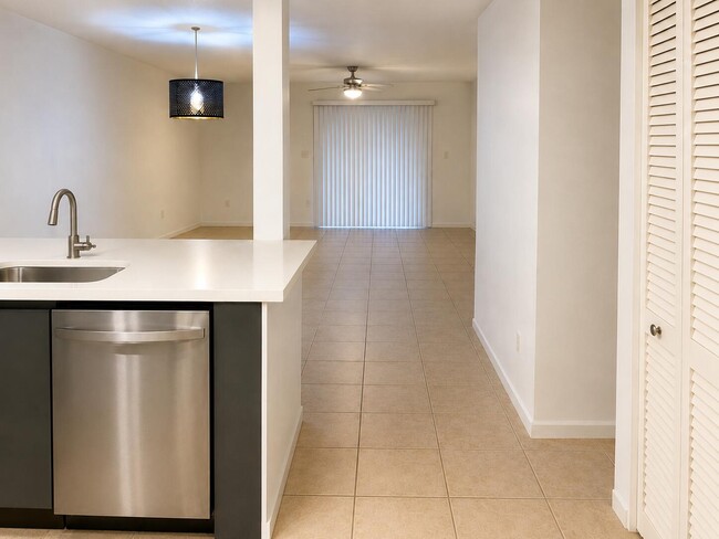 450 Commodore Dr Unit 106