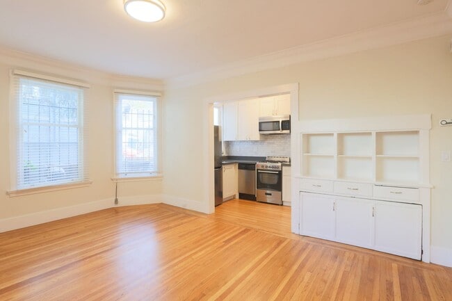 Photo - 1800 Lakeshore Ave