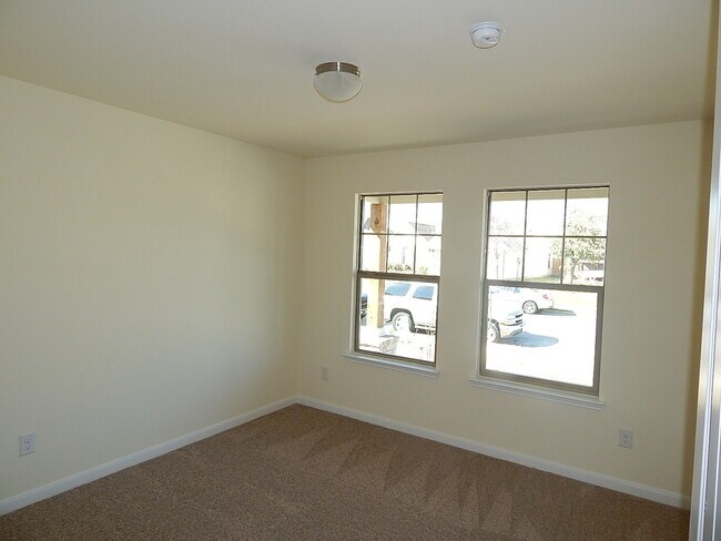 Photo - 2848 St Bernard Dr