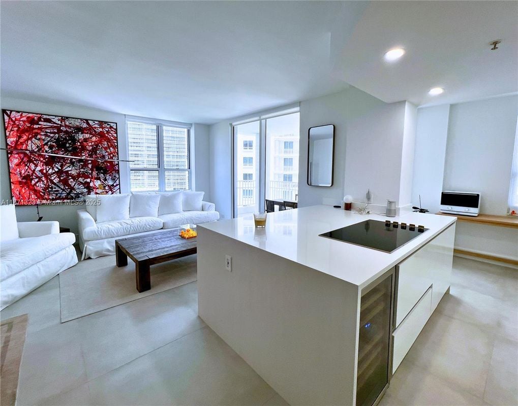 Photo - 701 Brickell Key Dr