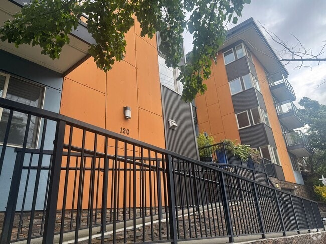 Building Photo - 1Bd/1Ba Seattle Condo Unit 102