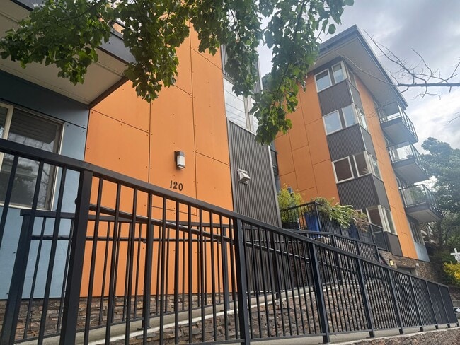 1Bd/1Ba Seattle Condo - 1Bd/1Ba Seattle Condo Unit 102