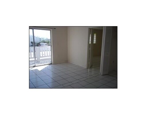 Photo - The Lois Apartments