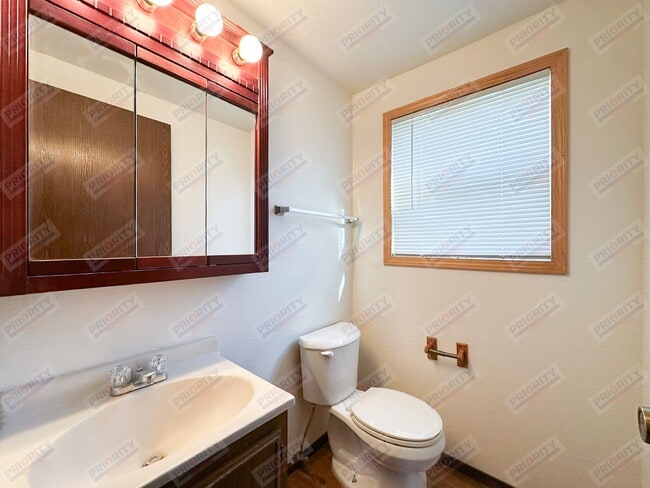 Photo - 802 Greenway Dr Unidad A