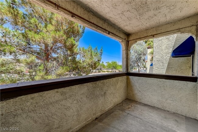 Building Photo - 6149 W Oakey Blvd Unit C