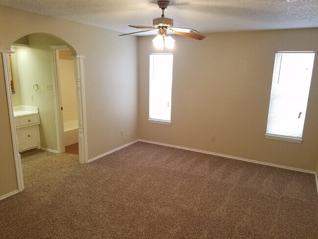 Photo - Townhome Located In Shadow Hills Near Take-Out, Walmart & Minutes from W. Loop 289 Access!