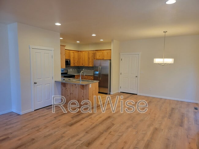 Photo - 170 NW 30th St