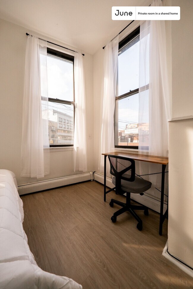 Room in Shared 2 bed/1 bath home in Bushwick