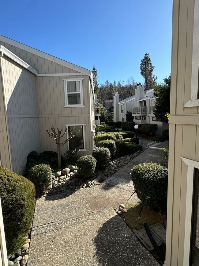 Photo - Remodeled 2-Bed, 2-Bath Condovwalking distance to Downtown Auburn! Super clean!