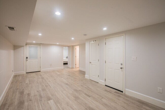 Photo - Amazing 1 BR/1 BA Apartment in Woodridge!