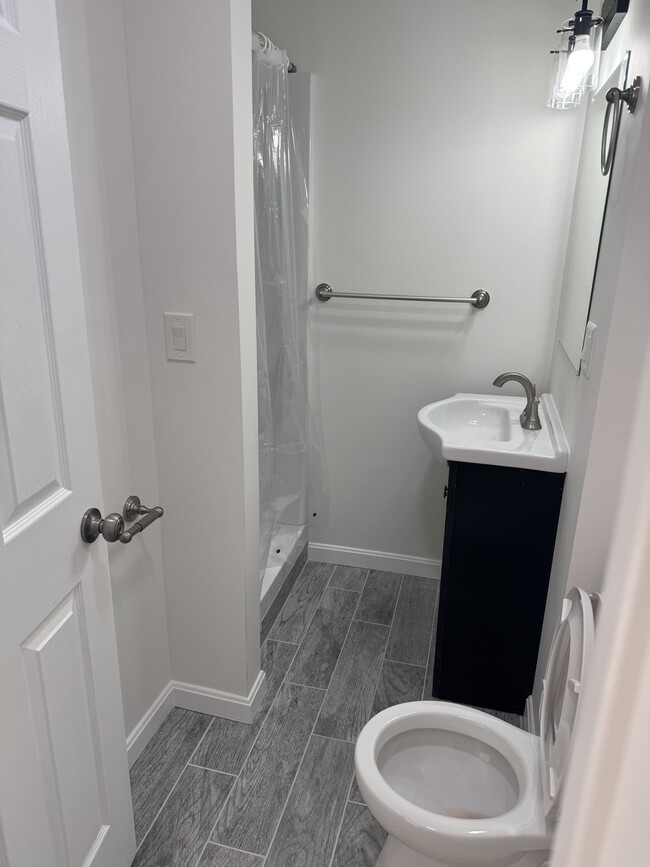 Building Photo - 92 Endicott St Unit 3