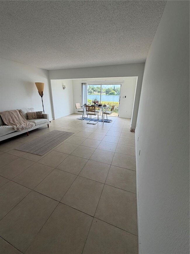 Photo - 873 NE 195th St Unidad 107