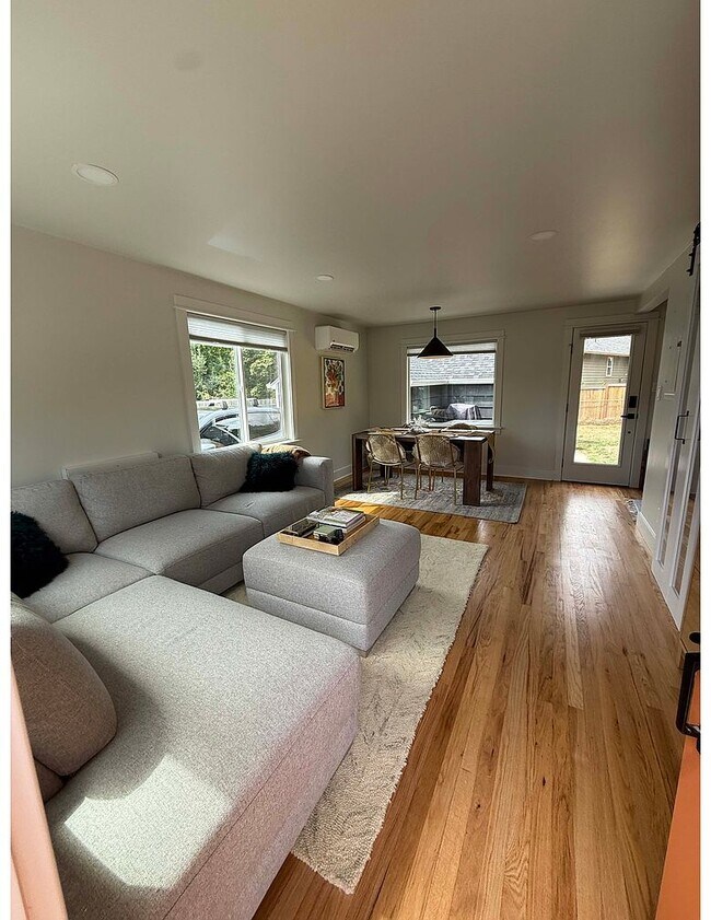 Photo - 4083 SW Dickinson St