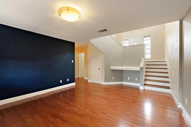 Photo - 1806 Rosenborough Ln N