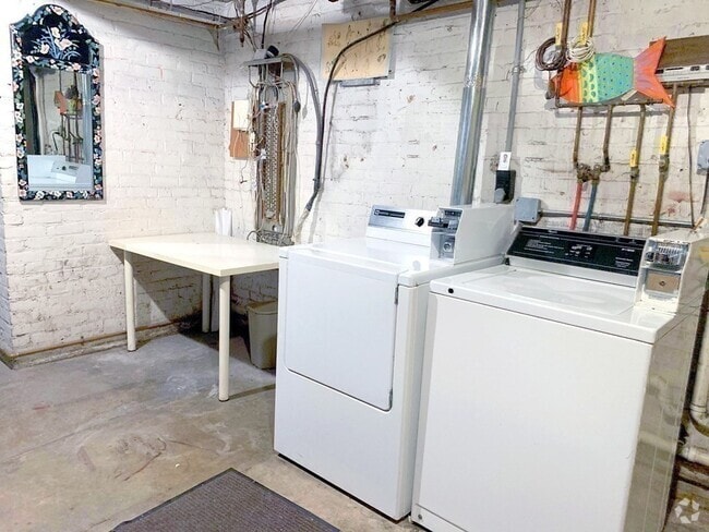 Building Photo - 125 Glenville Ave Unit 2 Rental