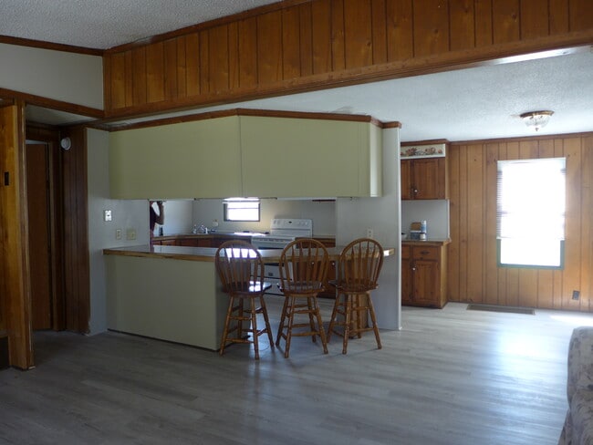 Photo - 1114 Grantham School Rd