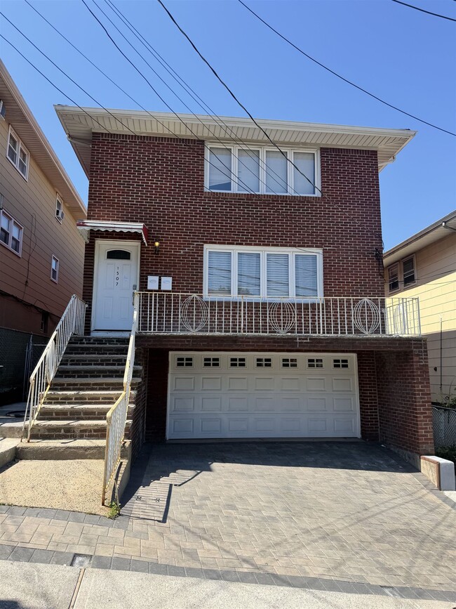 Building Photo - 1507 74th St Unit 2