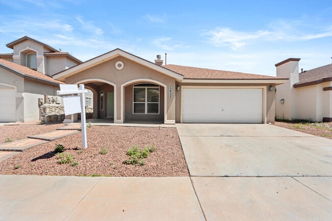 Building Photo - 5432 Santiago Roque Dr