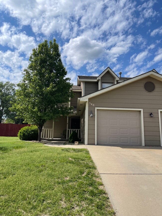 Building Photo - 540 Tamerisk Dr