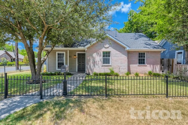 Photo - 901 Anthony St