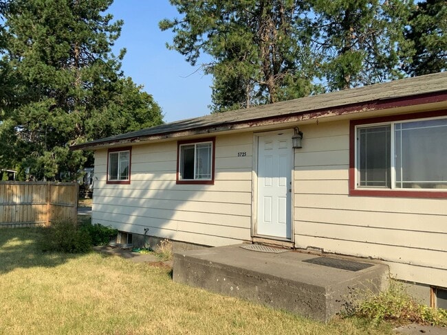 Building Photo - 5725 ID-53 Unit House