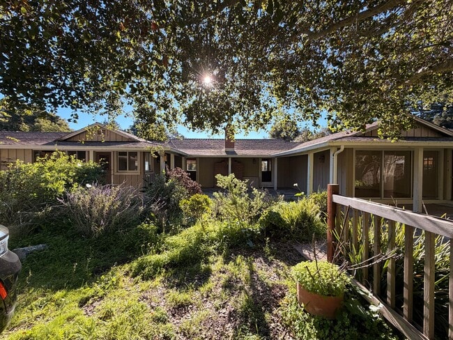 Building Photo - 809 Browns Valley Rd Unit B