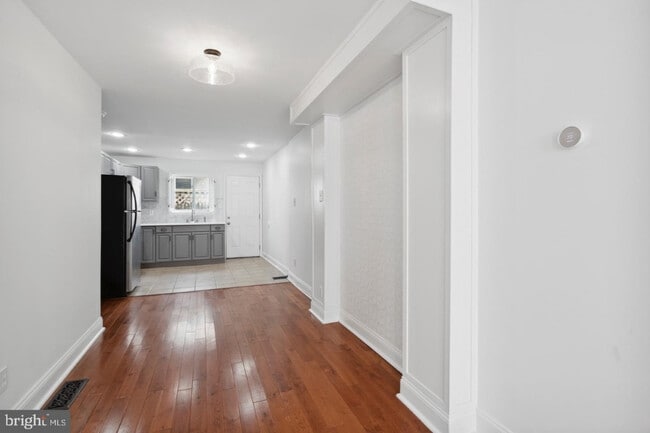 Photo - 1563 E Hewson St