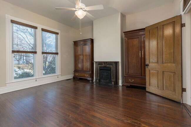 Photo - 1619 Ellwood Ave