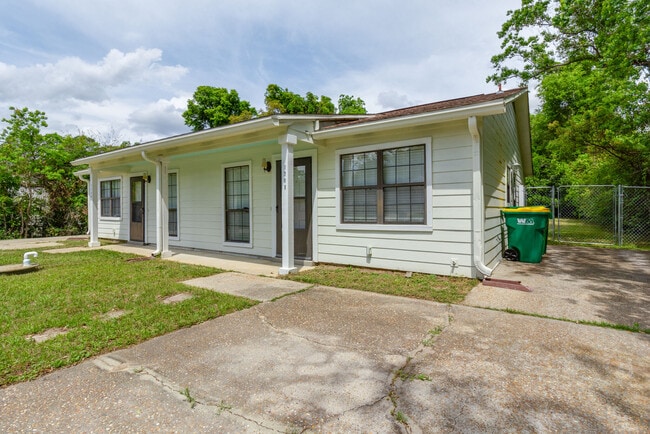 Photo - 1306 Keturah St