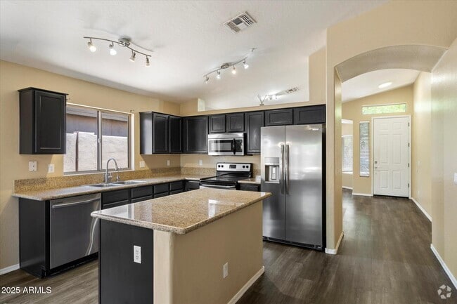 Building Photo - 15120 N 102nd St Rental