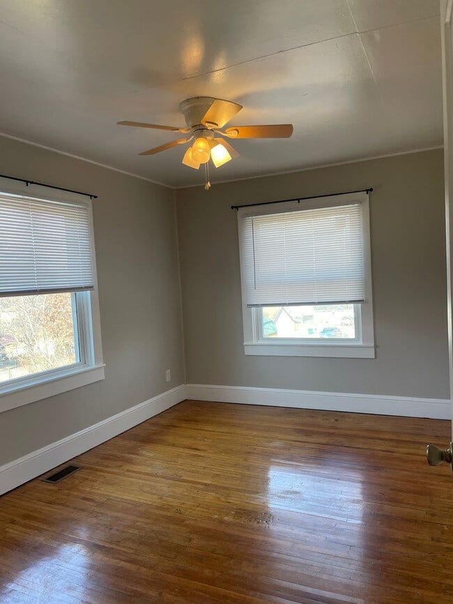 Photo - 89 Leach St