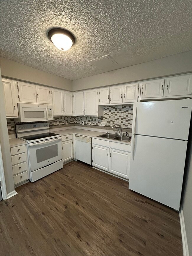 Photo - 4705 Leaf Crest Ct