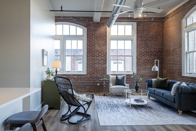 Capstone Apartments