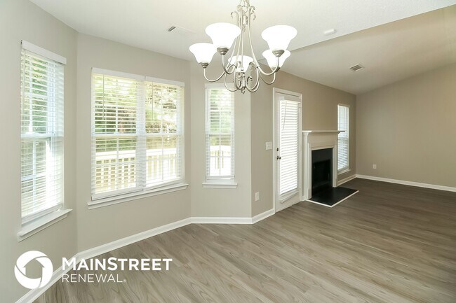 Photo - 5051 Larkspur Ln