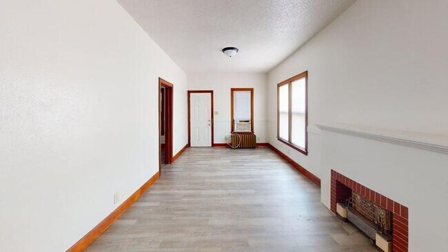 Photo - 108 2nd St NW