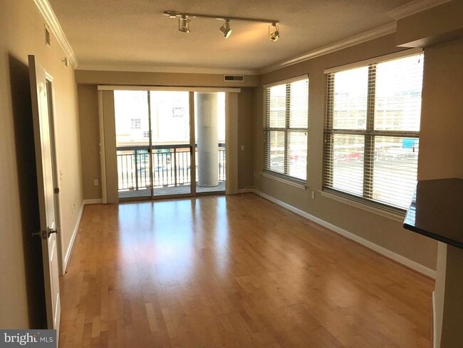 Building Photo - 1441 Rhode Island Ave NW Unit 602