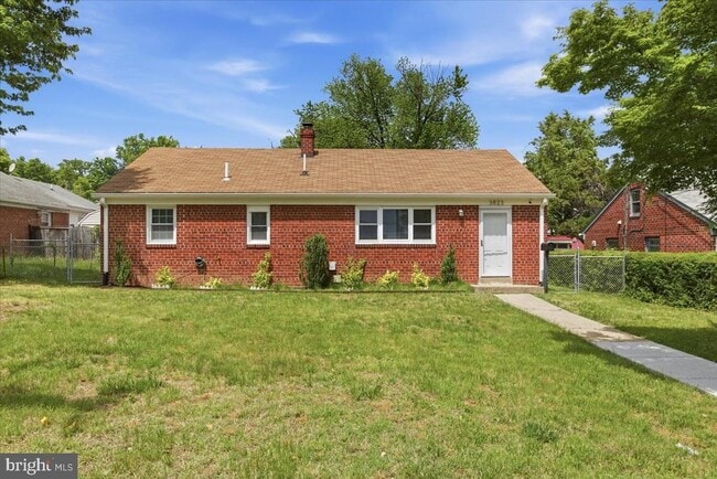 Photo - 3823 Duke St