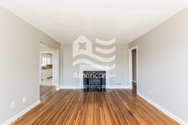 Photo - 855 78th St S