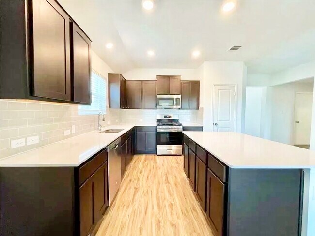 Photo - 217 Coventry Dr