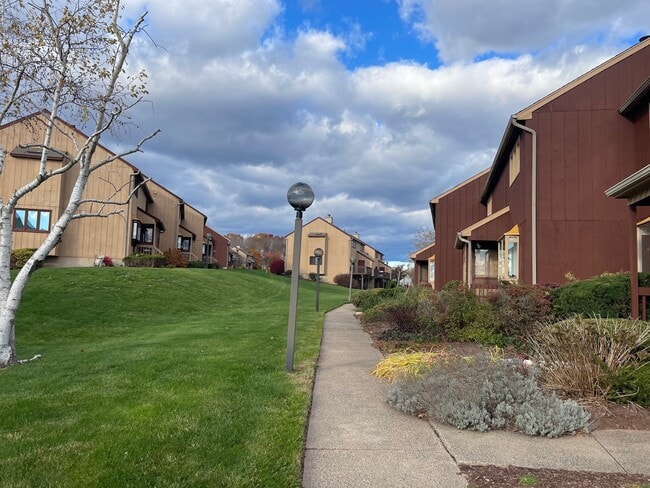 Photo - 123 Skyview Dr Unit 123